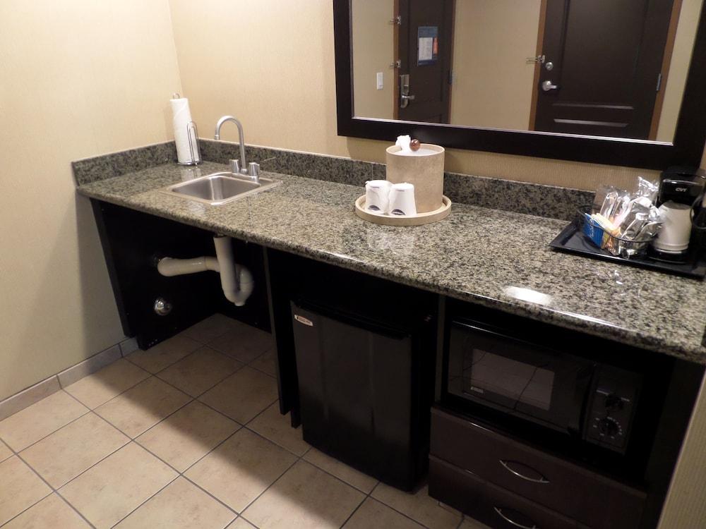 Hampton Inn And Suites Bakersfield / Highway 58 Buitenkant foto
